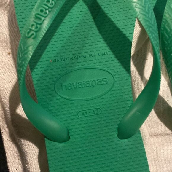 Havaianas Flip Flops - Picture 2 of 3